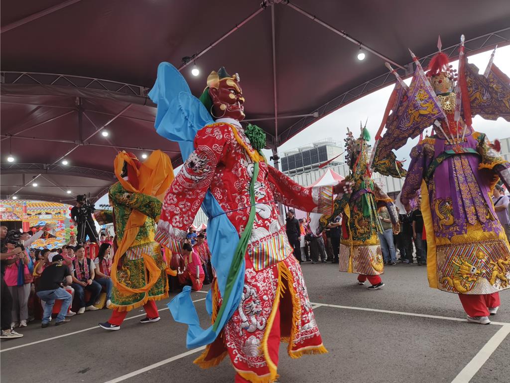 桃園千人踩街慶土地公節 203尊神像加入創新紀錄-中時新聞網